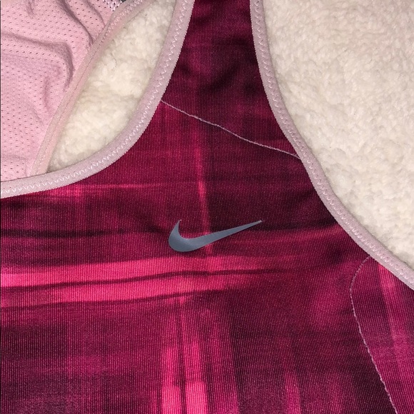 Nike sports bra - Picture 2 of 3